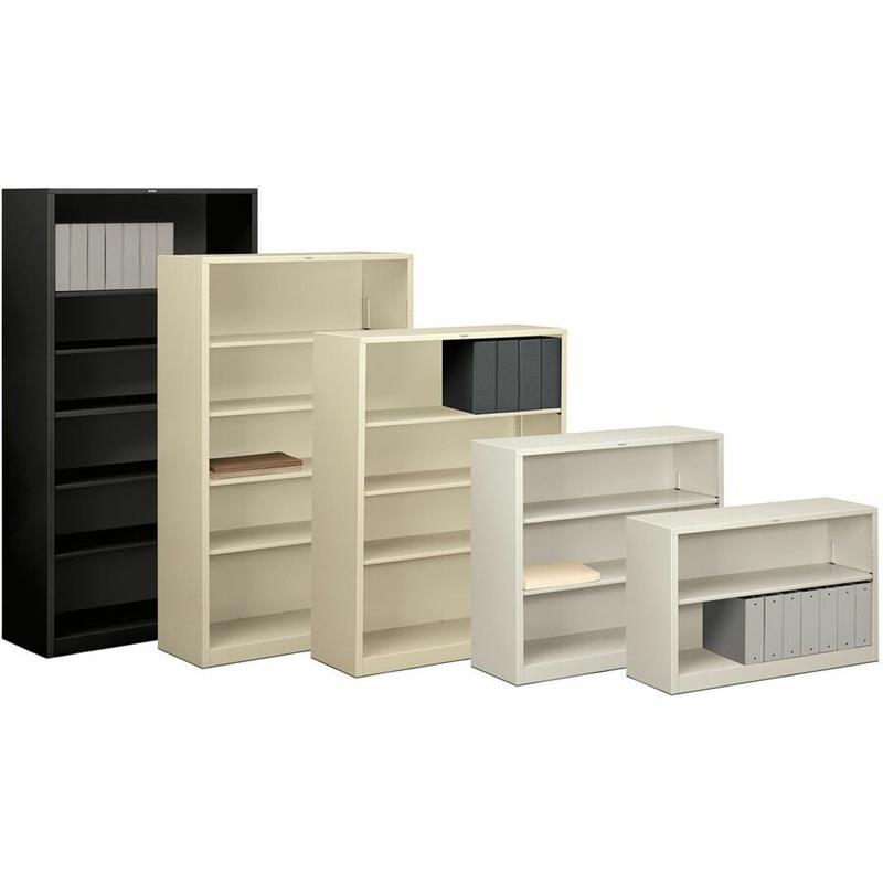 825857